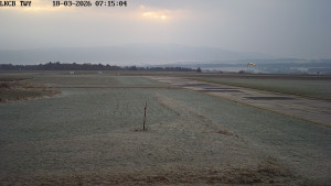 Letiště Cheb - Pojezdová dráha, Runway - 18.3.2026 v 07:15 Letiště Cheb - Pojezdová dráha, Runway - 18.3.2026 v 07:15
