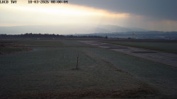 Pojezdová dráha, Runway