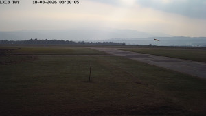 Letiště Cheb - Pojezdová dráha, Runway - 18.3.2026 v 08:30 Letiště Cheb - Pojezdová dráha, Runway - 18.3.2026 v 08:30