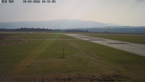 Letiště Cheb - Pojezdová dráha, Runway - 18.3.2026 v 10:15 Letiště Cheb - Pojezdová dráha, Runway - 18.3.2026 v 10:15