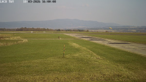 Letiště Cheb - Pojezdová dráha, Runway - 18.3.2026 v 16:00 Letiště Cheb - Pojezdová dráha, Runway - 18.3.2026 v 16:00