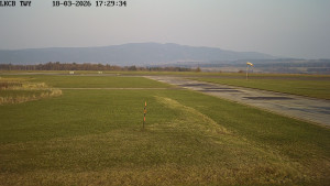 Letiště Cheb - Pojezdová dráha, Runway - 18.3.2026 v 17:30 Letiště Cheb - Pojezdová dráha, Runway - 18.3.2026 v 17:30