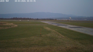 Letiště Cheb - Pojezdová dráha, Runway - 18.3.2026 v 18:45 Letiště Cheb - Pojezdová dráha, Runway - 18.3.2026 v 18:45