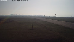 Pojezdová dráha, Runway