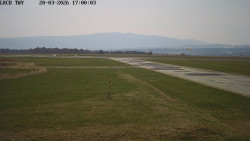 Pojezdová dráha, Runway