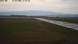 Pojezdová dráha, Runway