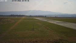 Pojezdová dráha, Runway