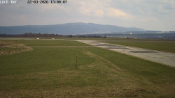 Pojezdová dráha, Runway