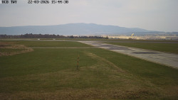 Pojezdová dráha, Runway