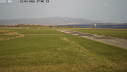 Pojezdová dráha, Runway