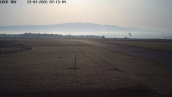 Pojezdová dráha, Runway