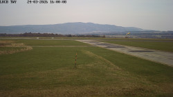 Pojezdová dráha, Runway