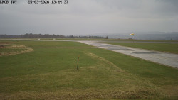 Pojezdová dráha, Runway