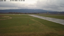 Pojezdová dráha, Runway