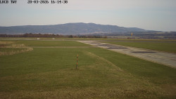 Pojezdová dráha, Runway