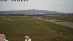 Pojezdová dráha, Runway