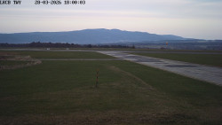 Pojezdová dráha, Runway