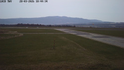 Pojezdová dráha, Runway