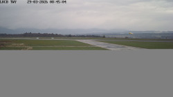 Pojezdová dráha, Runway