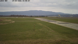 Pojezdová dráha, Runway