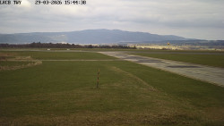 Pojezdová dráha, Runway