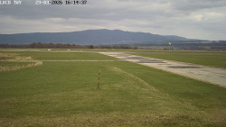 Pojezdová dráha, Runway