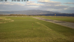 Pojezdová dráha, Runway