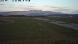 Pojezdová dráha, Runway