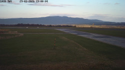 Pojezdová dráha, Runway