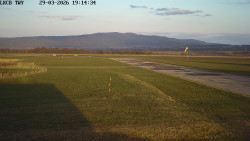 Pojezdová dráha, Runway