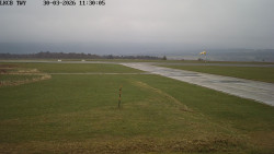 Pojezdová dráha, Runway