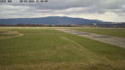 Pojezdová dráha, Runway