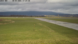 Pojezdová dráha, Runway