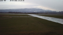 Pojezdová dráha, Runway