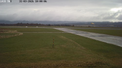 Pojezdová dráha, Runway