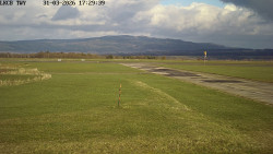 Pojezdová dráha, Runway