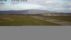 Pojezdová dráha, Runway