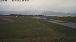 Pojezdová dráha, Runway