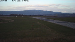 Pojezdová dráha, Runway