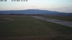 Pojezdová dráha, Runway