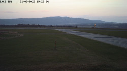 Pojezdová dráha, Runway