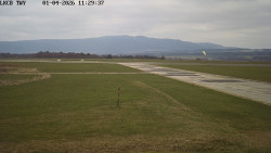 Pojezdová dráha, Runway