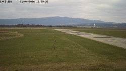 Pojezdová dráha, Runway