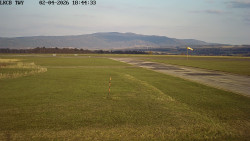 Pojezdová dráha, Runway