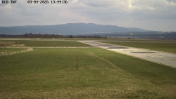 Pojezdová dráha, Runway