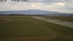 Pojezdová dráha, Runway