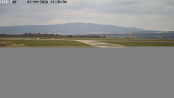 Pojezdová dráha, Runway