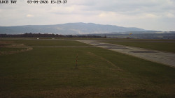 Pojezdová dráha, Runway