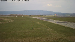 Pojezdová dráha, Runway