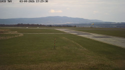 Pojezdová dráha, Runway